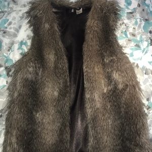 Fur vest